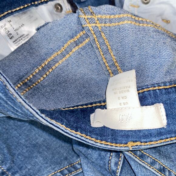 H&M Medium Wash Blue Denim Cut-Off Jean Shorts WOmen's Size 2 - Picture 3 of 4